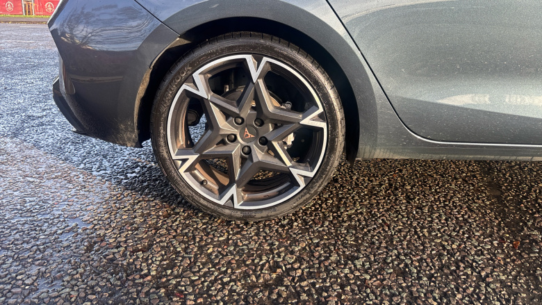 CUPRA Leon 1.5 eTSI 150 V2 5dr DSG Petrol Hatchback